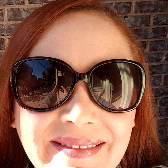 Meet your Posher, Jetsenia Posh Ambassador! - Picture 2 of 9